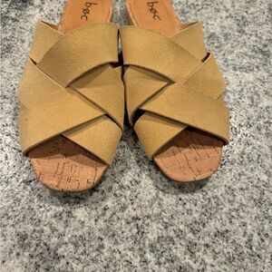 Women sandals b.o.c size 7 new leather upper